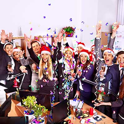 Large Groups at one location (Classroom, Christmas party) 